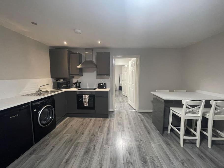 Hosted By Ryan - 2 Bedroom Apartment 리버풀 외부 사진